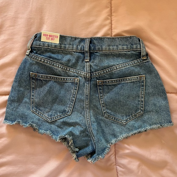 PINK denim shorts - Picture 2 of 3